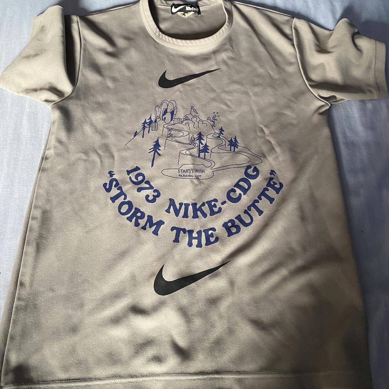 Cdg shops nike shirt