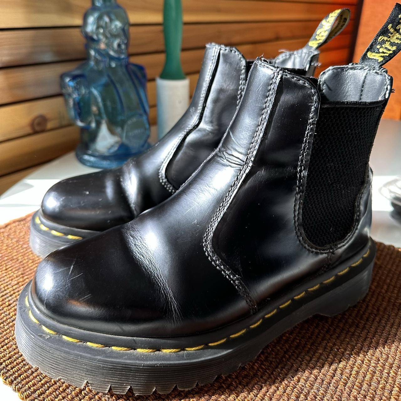 heeled chelsea boot dr marten