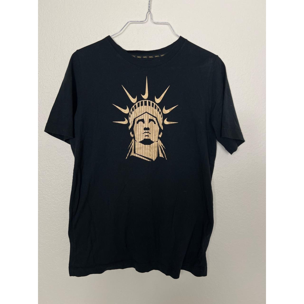 Nike statue of liberty t shirt hotsell