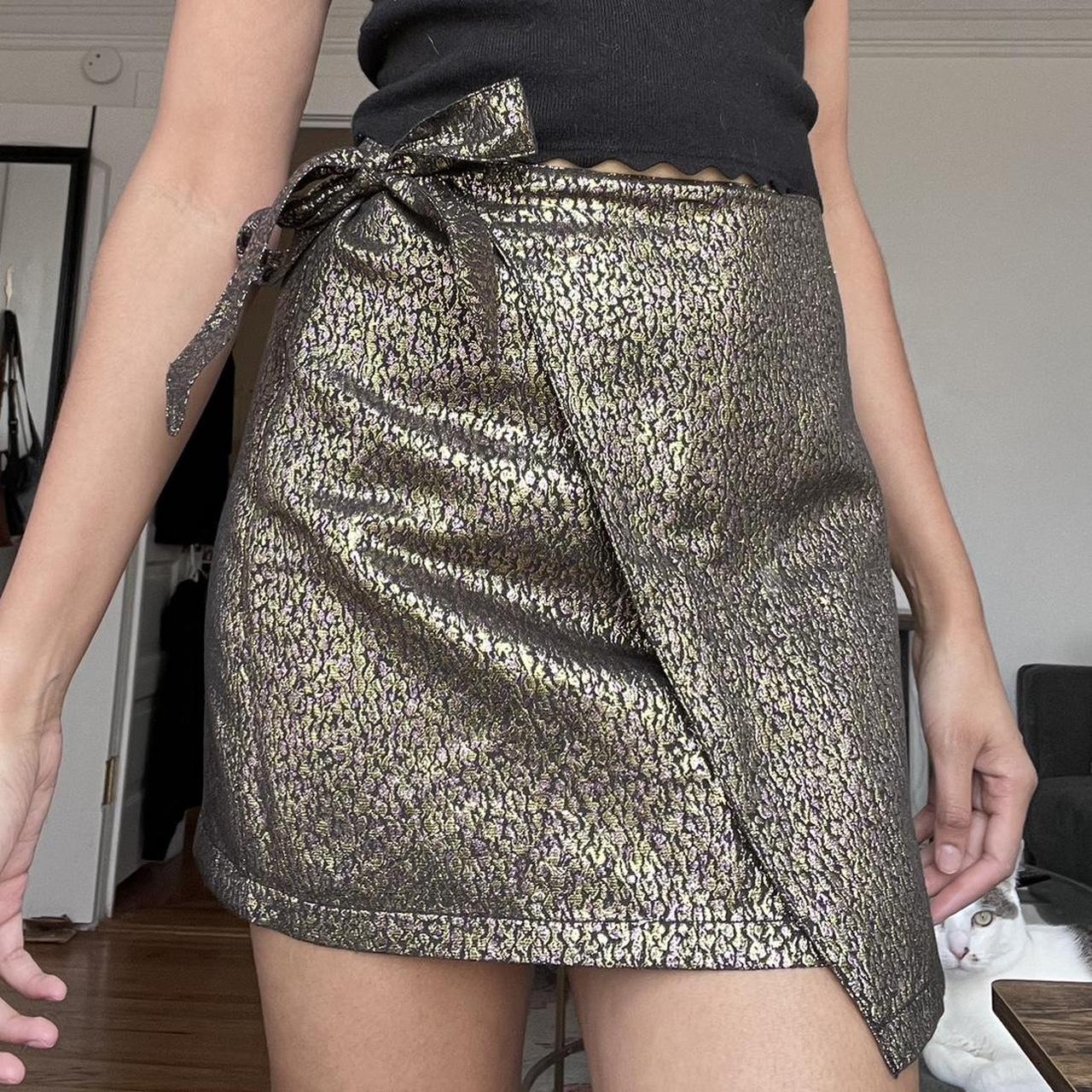 Express gold outlet skirt