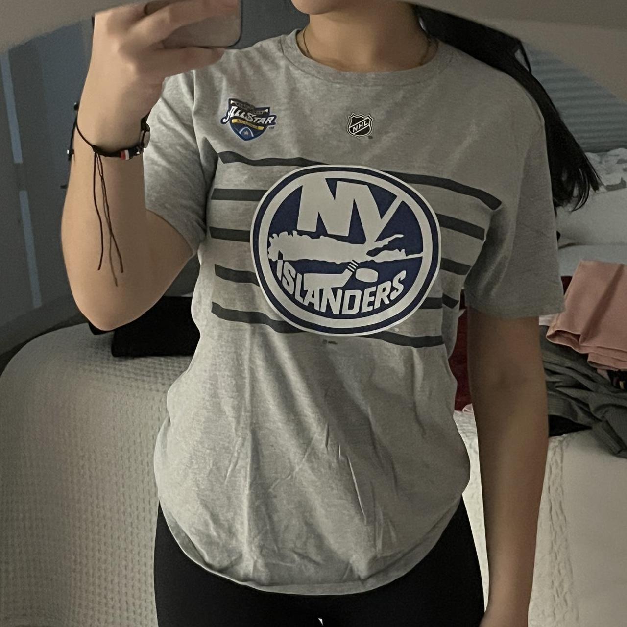 Vintage New York Islanders NHL T-shirt Size: Medium - Depop