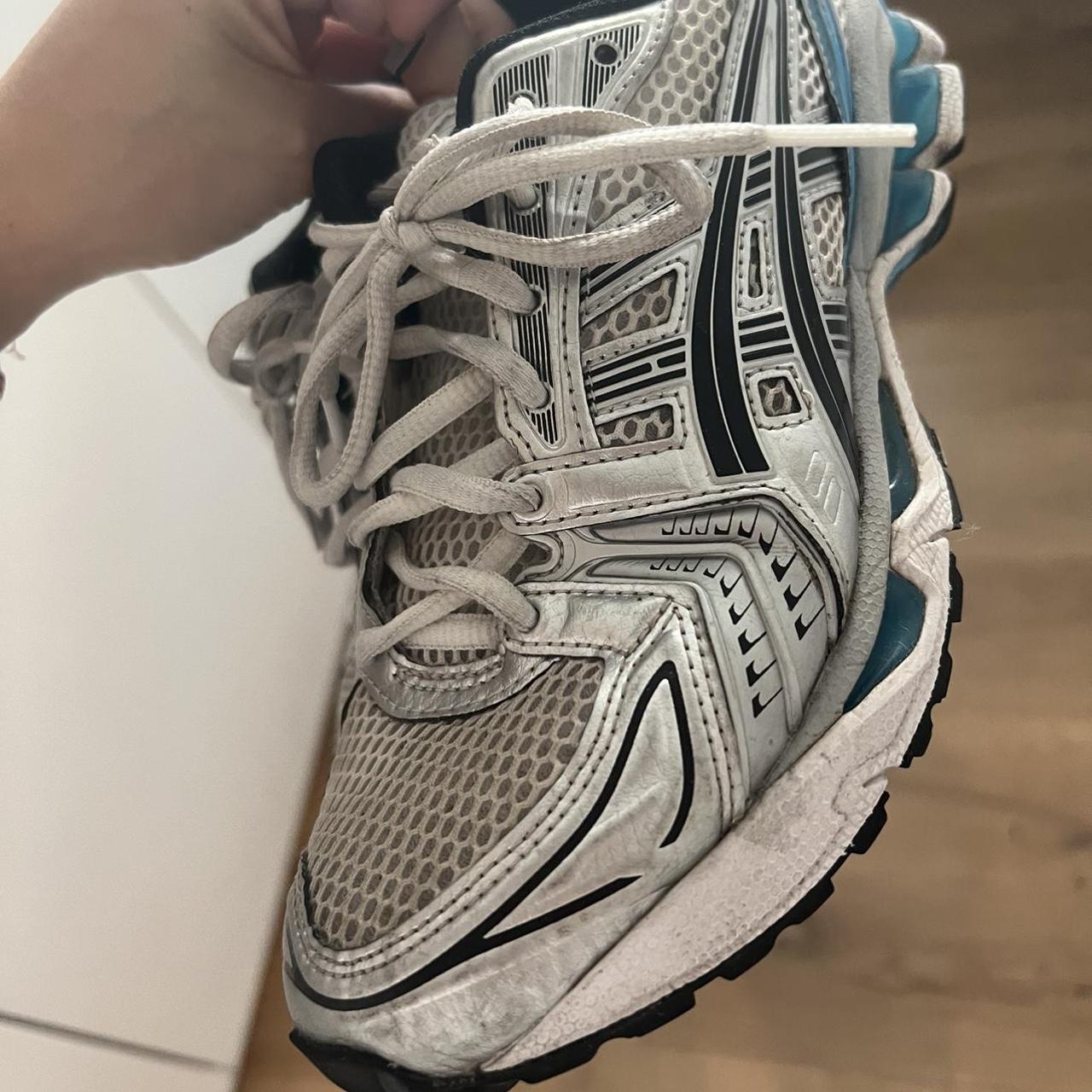 can you wash asics sneakers