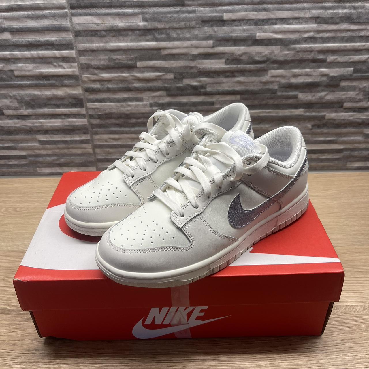 dunk low size 5.5