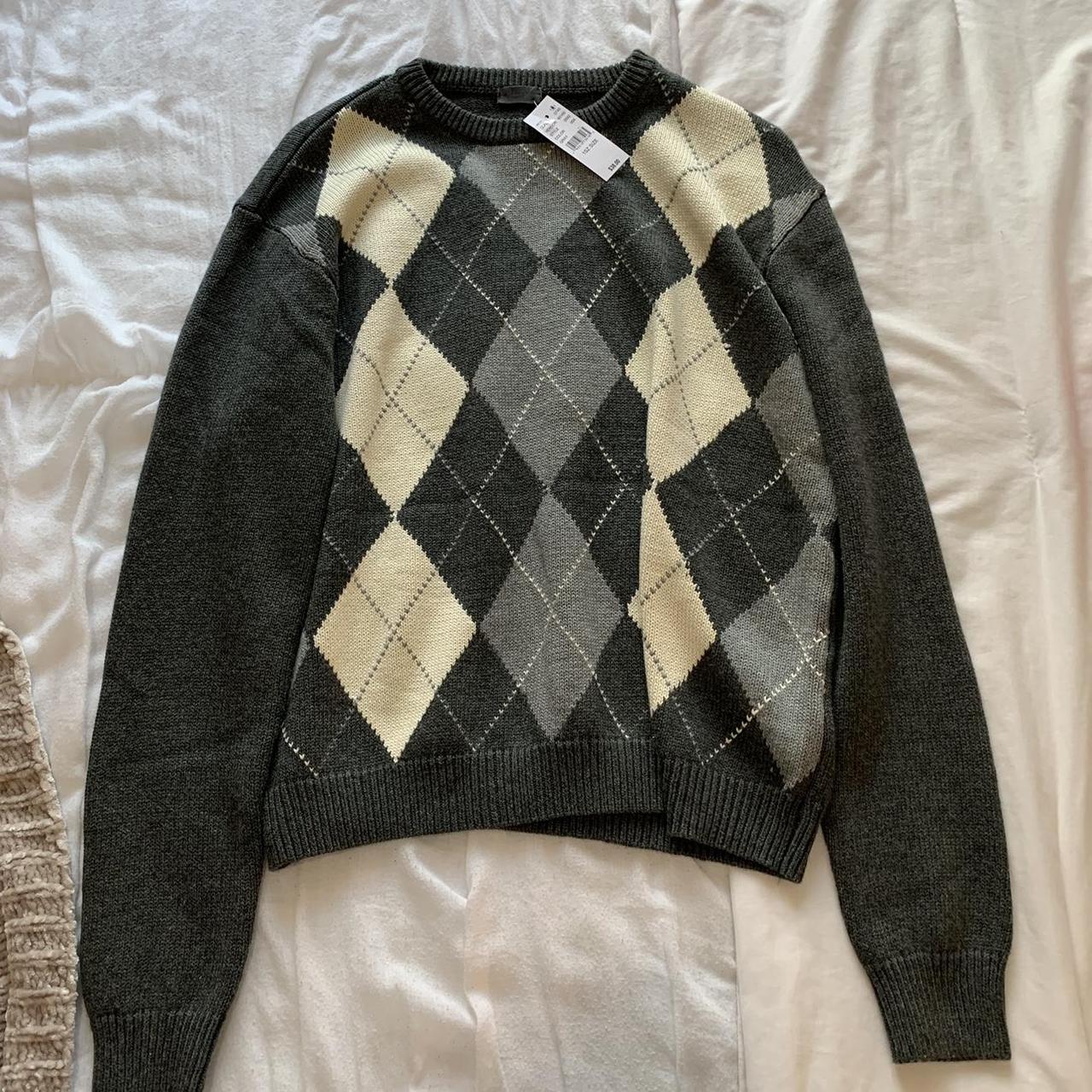 Brandy Melville Bernadette sweater - grey  Grey sweater, Bernadette  sweater, Sweaters