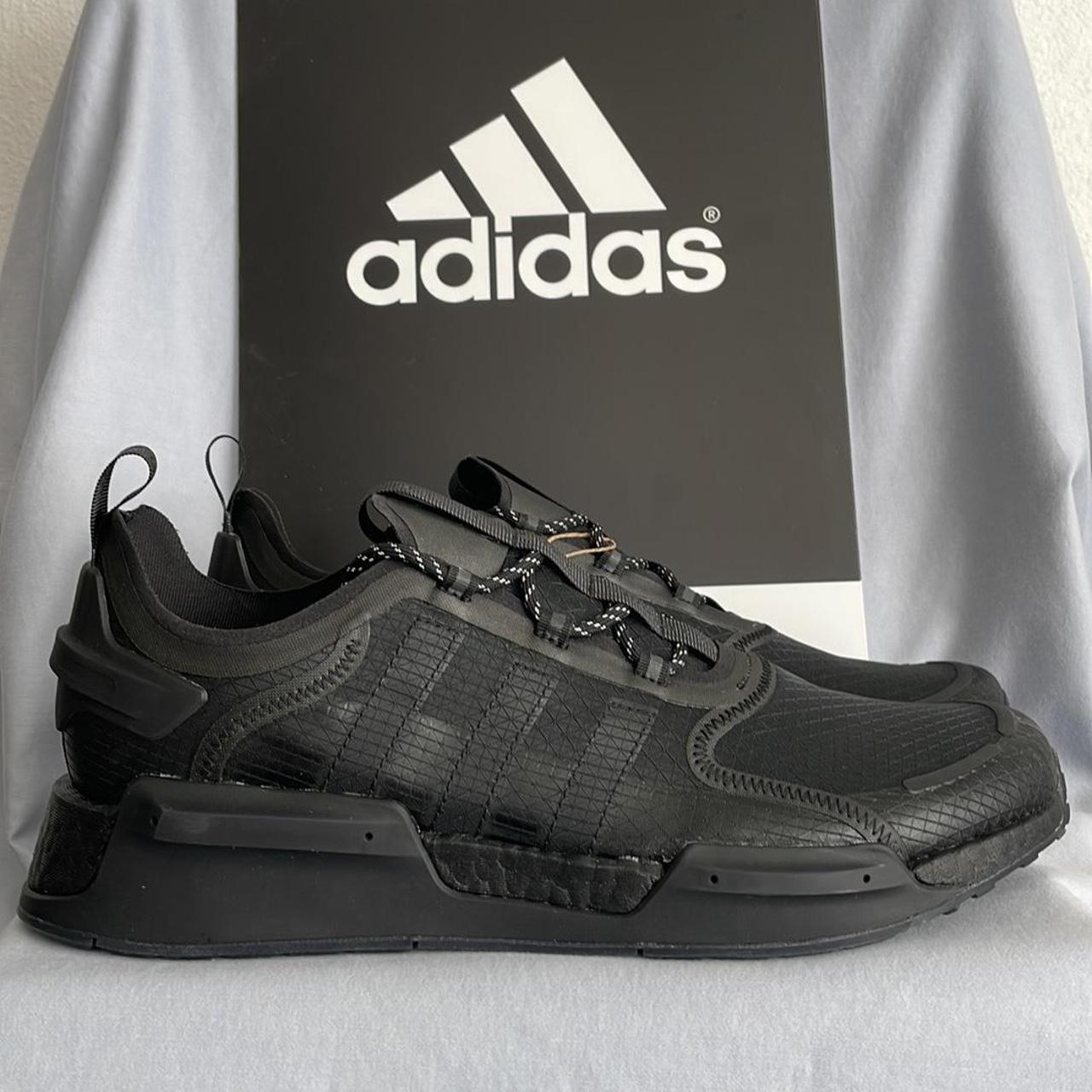 Adidas triple best sale black trainers