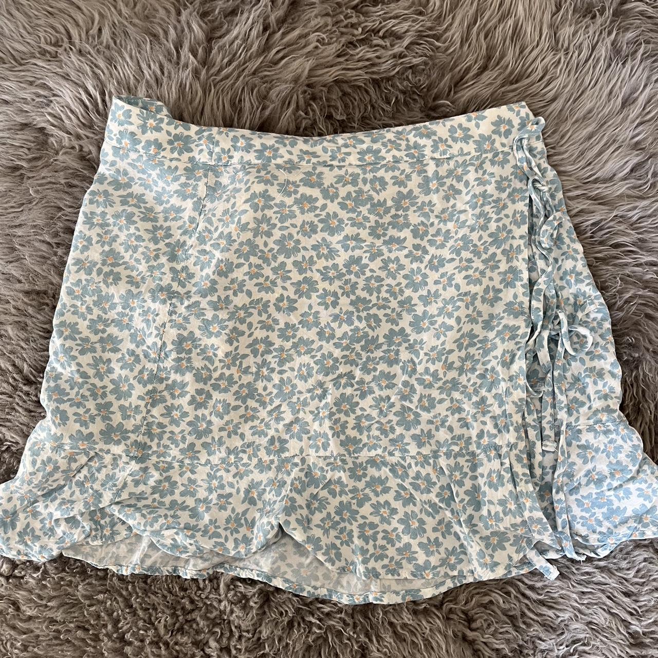 super cute pull and bear skirt blue floral size... - Depop