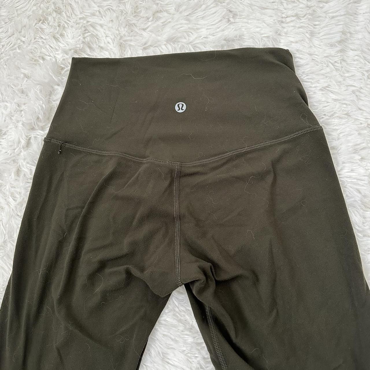 Dark green LULULEMON leggings. See measurements on - Depop