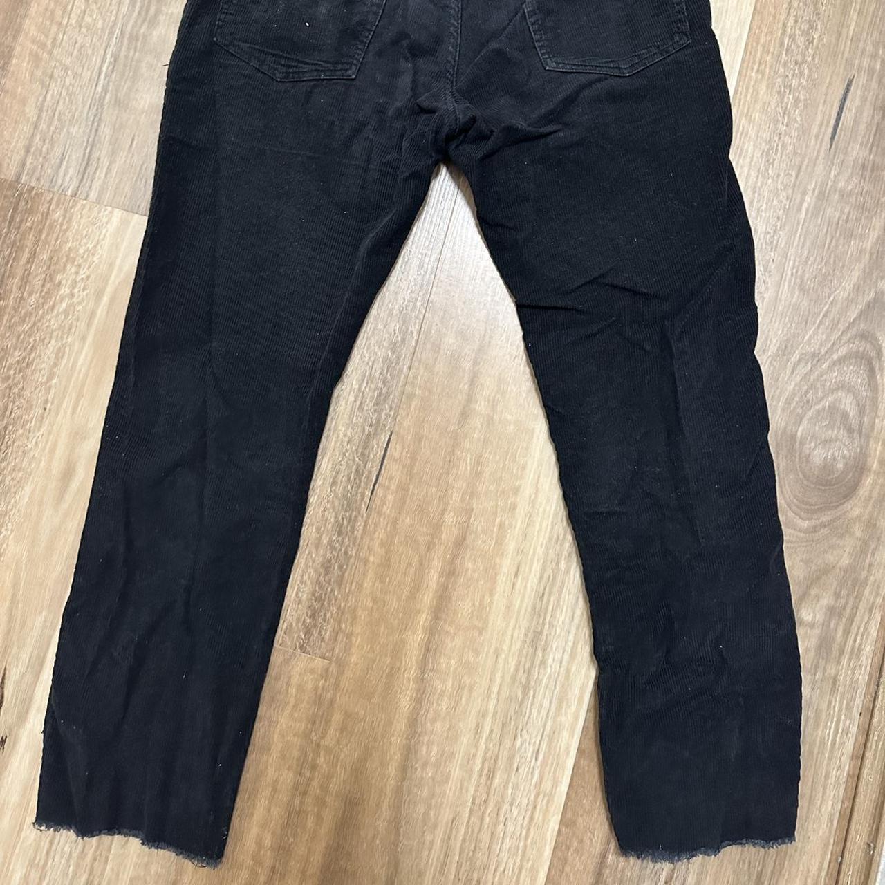 Really cool pants. I’m 6ft 2 and they sit around... Depop