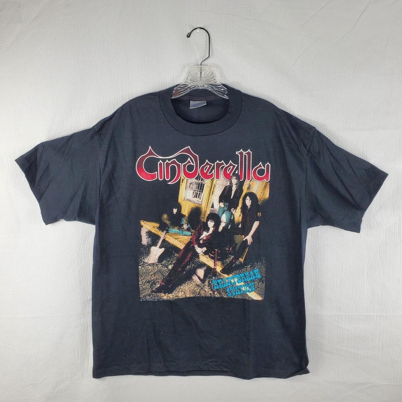 NEW Vintage Cinderella Heartbreak Station Concert... - Depop