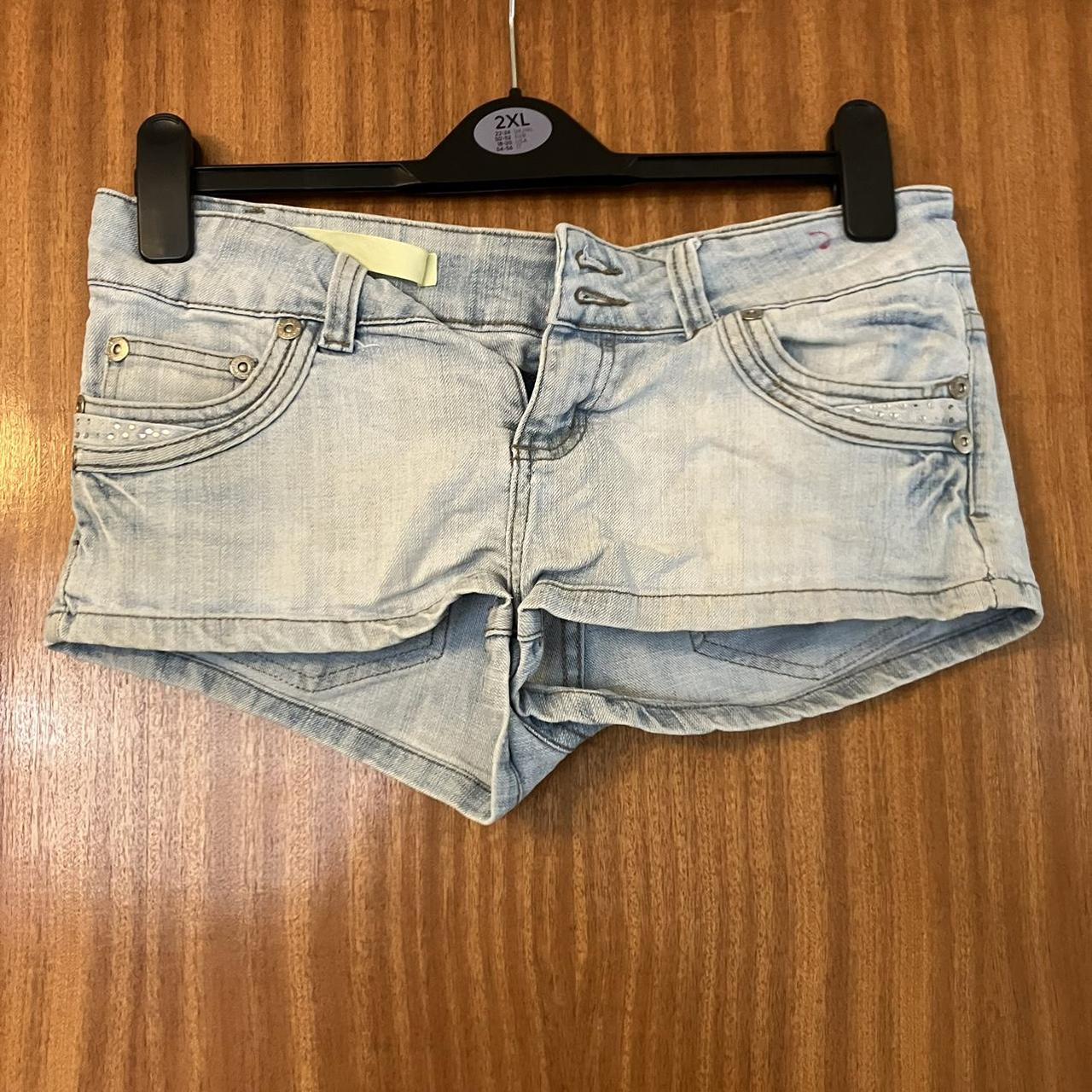 Summer Chic Women's Blue Denim Shorts Size 12 •a... Depop