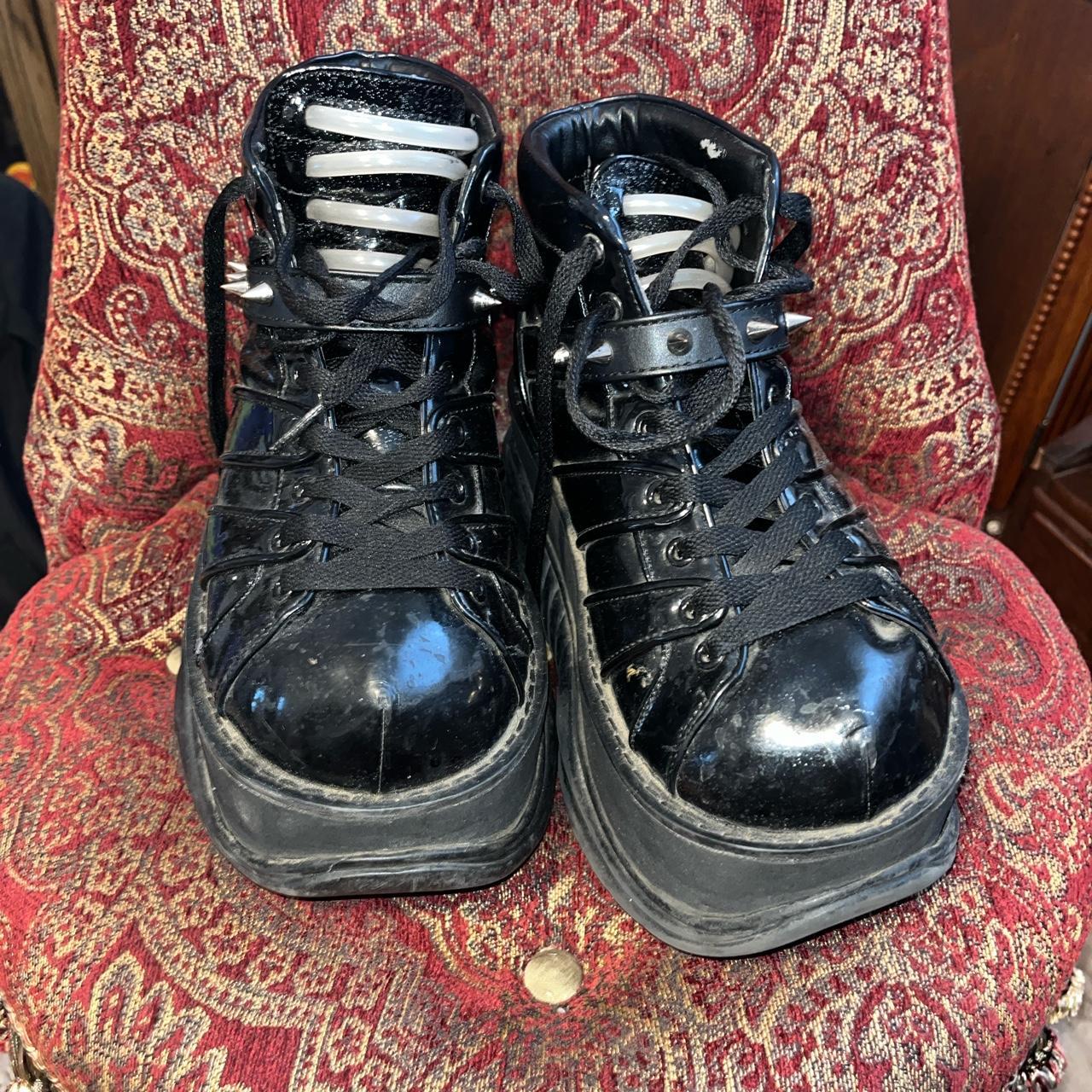 demonia neptune boots