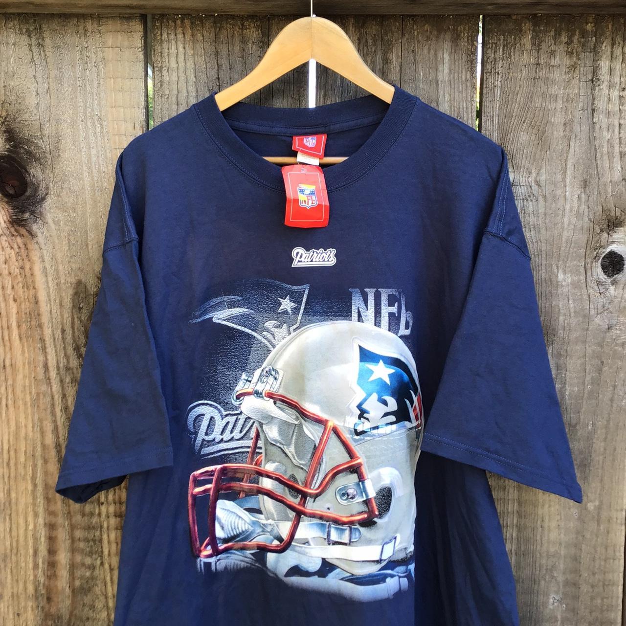 Cheap NFL Mens New England Patriots Helmet T-Shirt