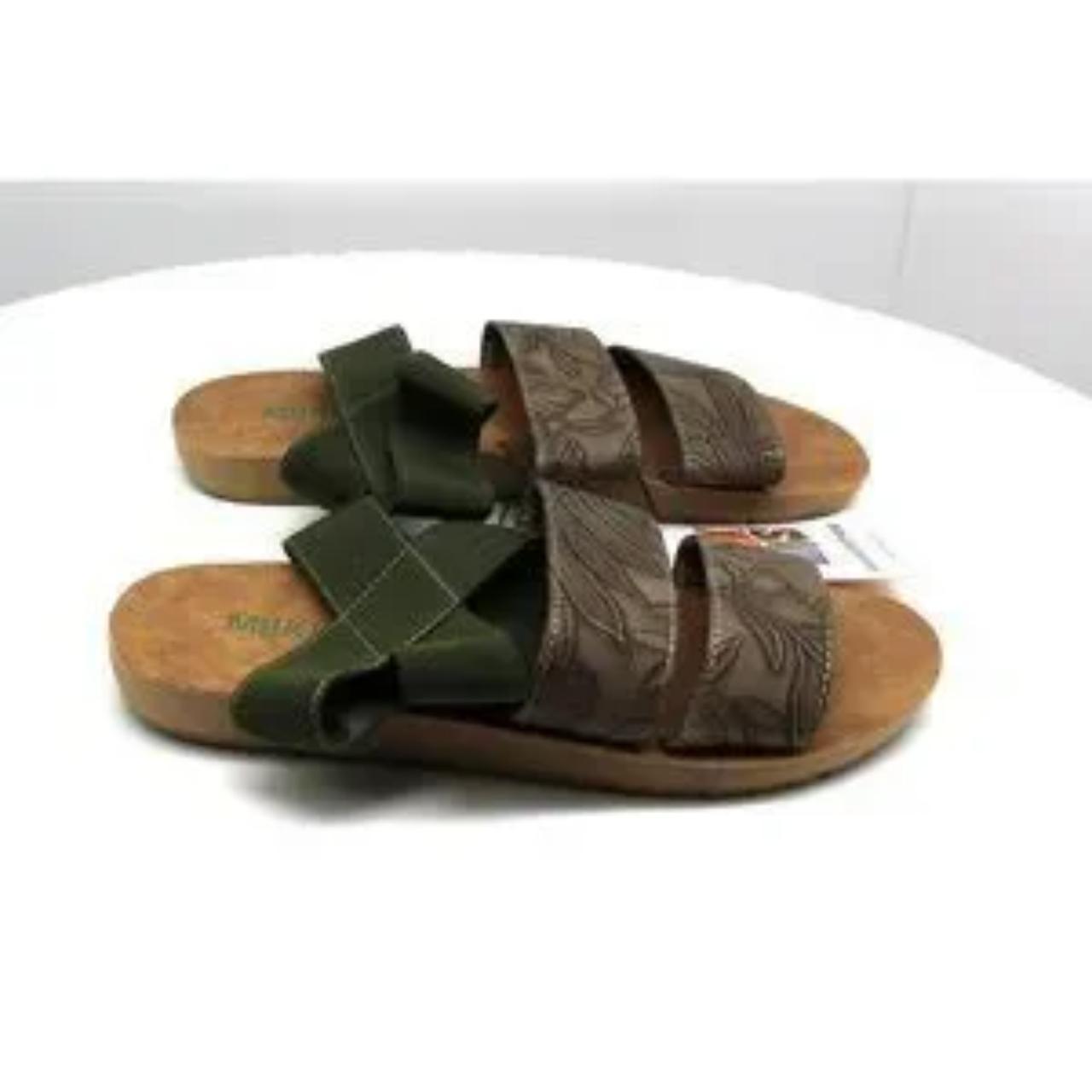 Muk Luks Women's Grey and Green Sandals (2)