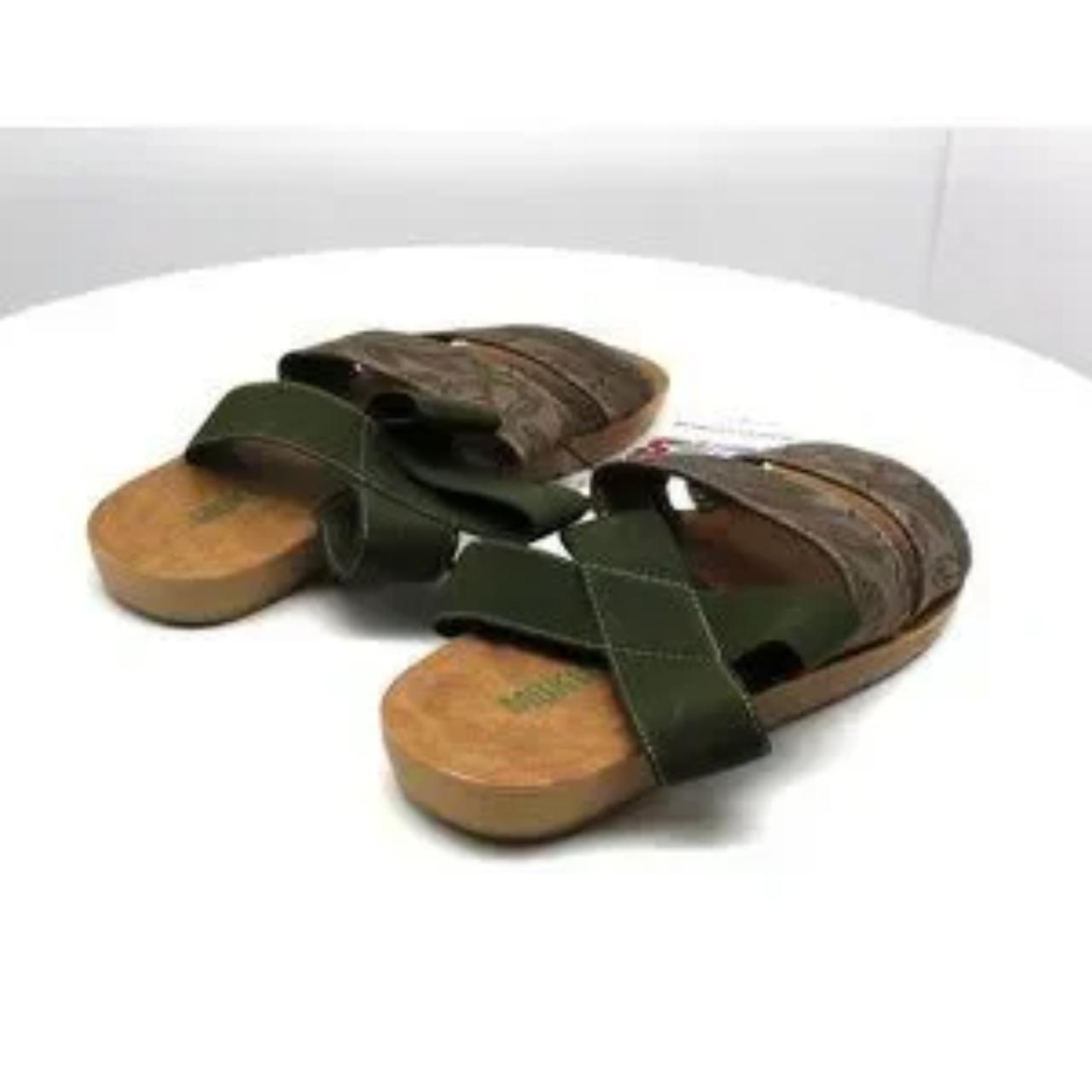 Muk Luks Women's Grey and Green Sandals (4)