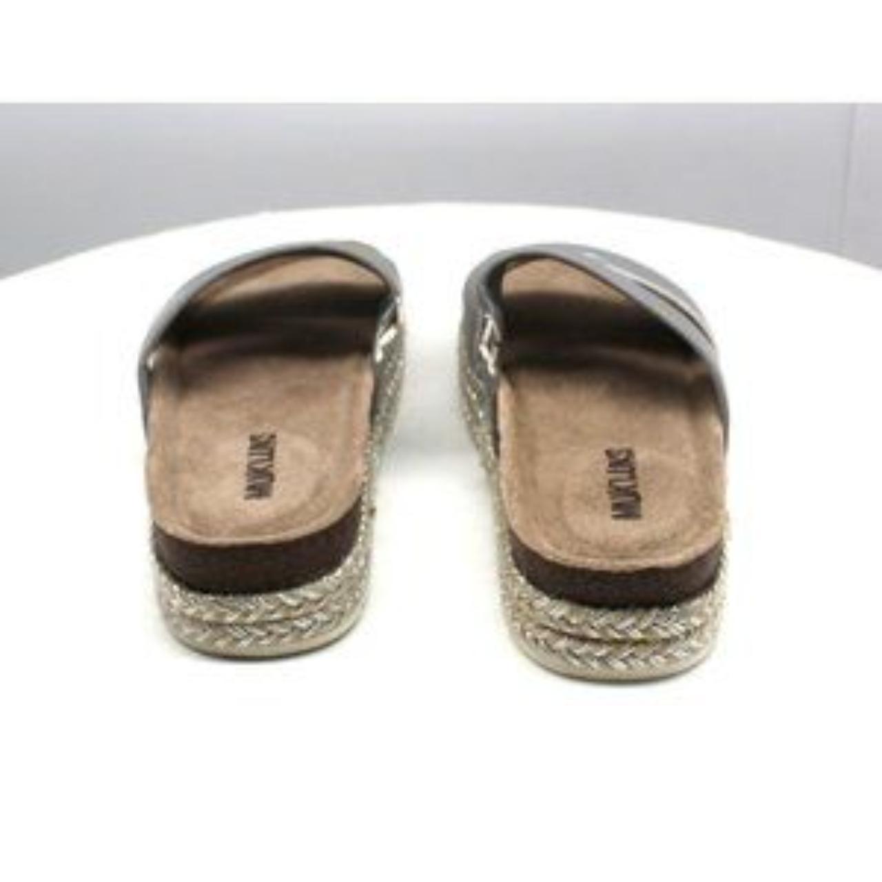 Muk Luks Women's Silver Sandals (2)