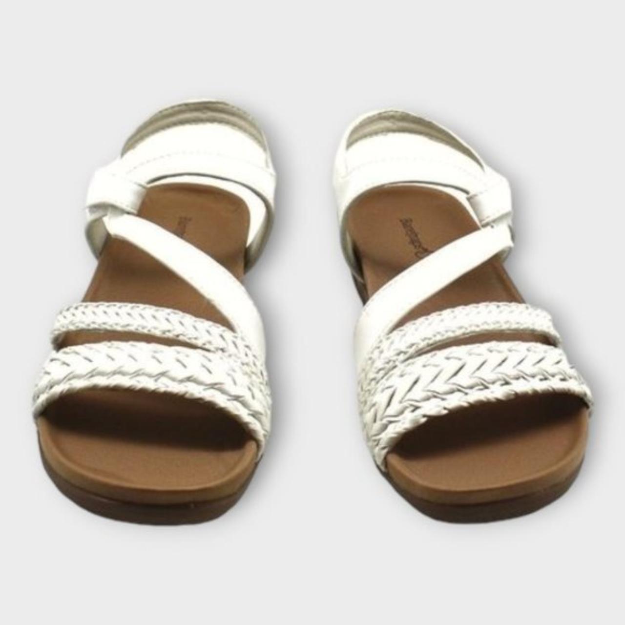 Baretraps hot sale white sandals