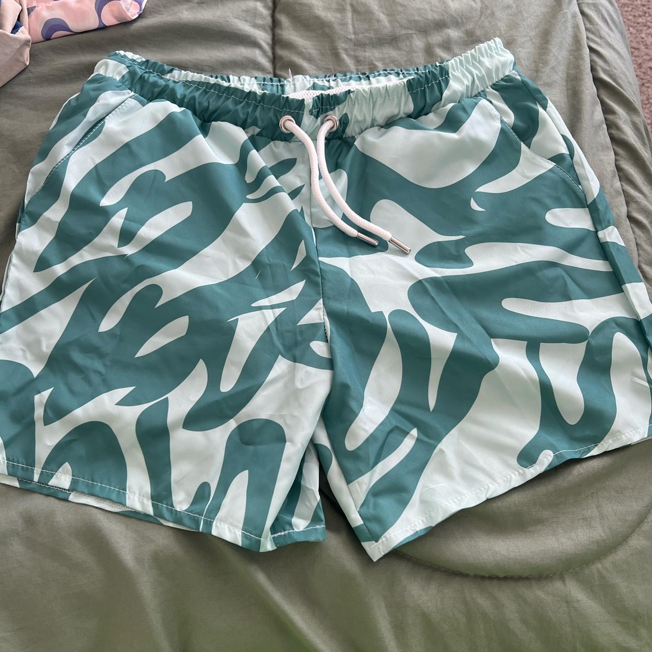 Boohoo Men's Green Shorts Depop