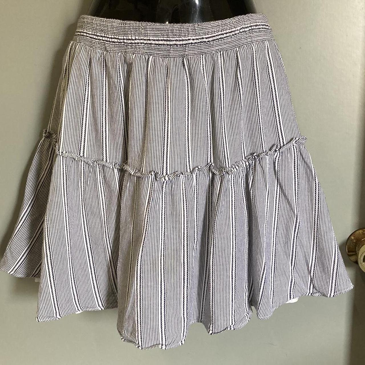 KOOKAÏ Women's White and Navy Skirt | Depop