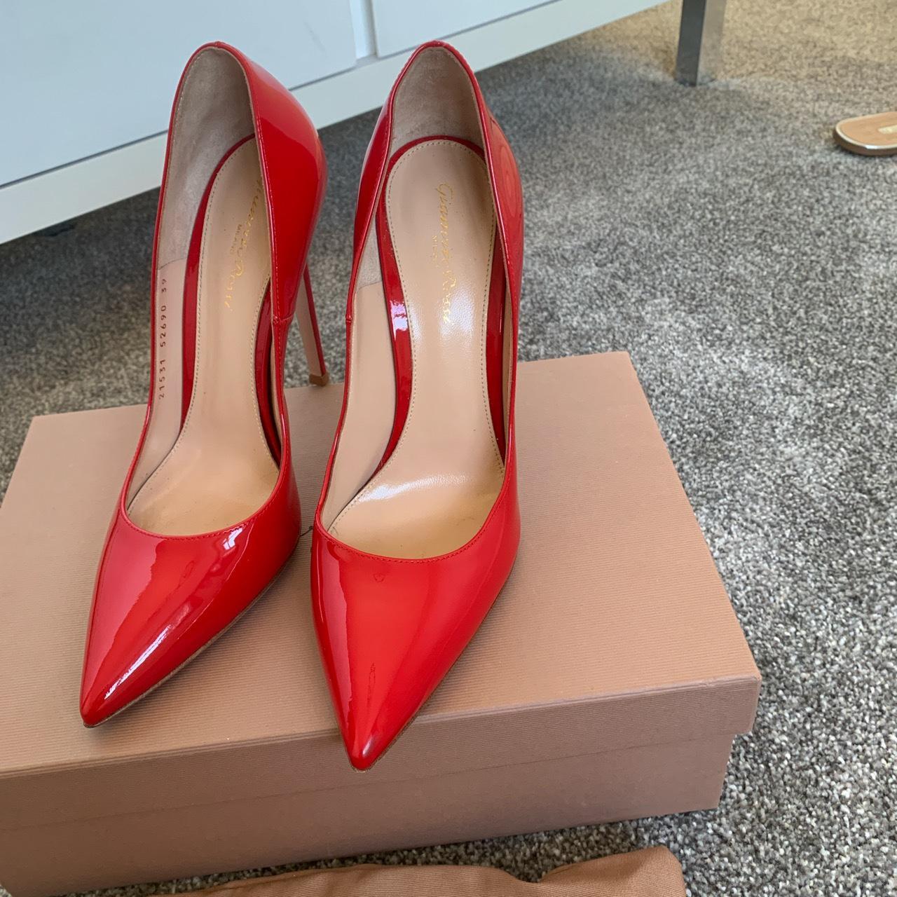 Gianvito rossi best sale red pumps