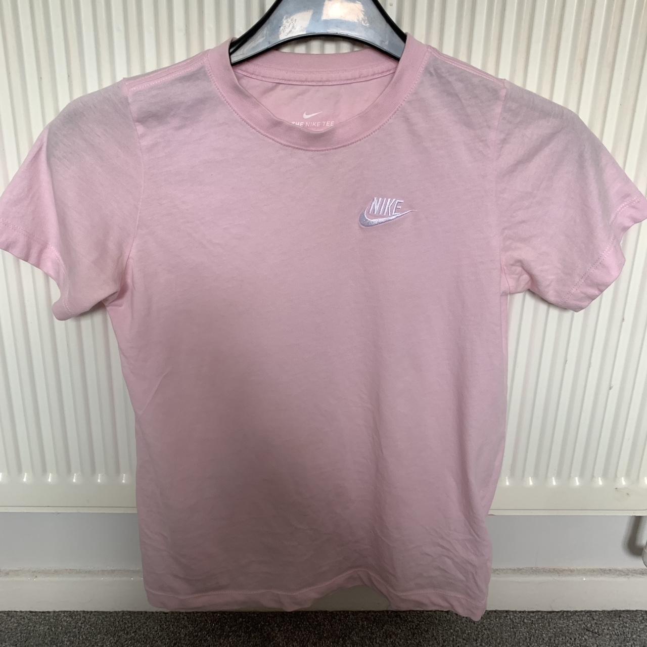womens nike pink t shirt