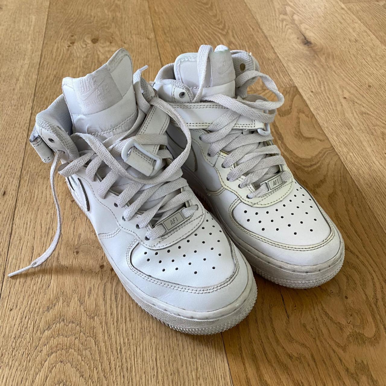 nike air force white mid
