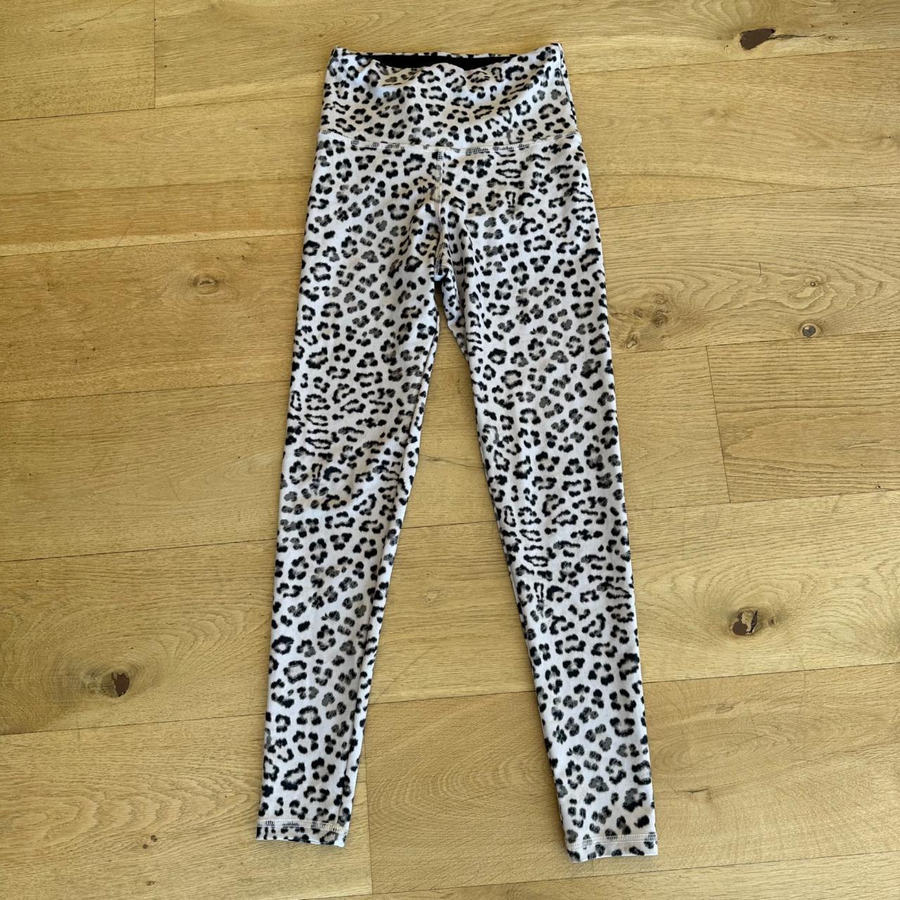 Strut this 2024 leopard leggings