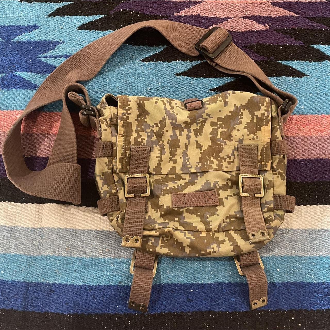 Multicam messenger outlet bag