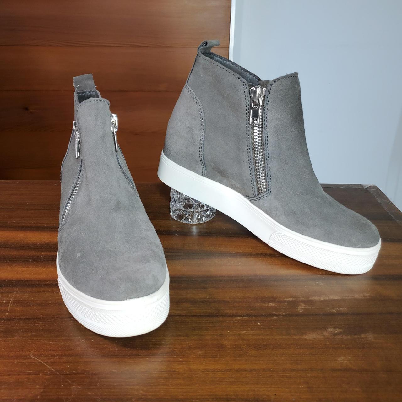item listed by plumloved