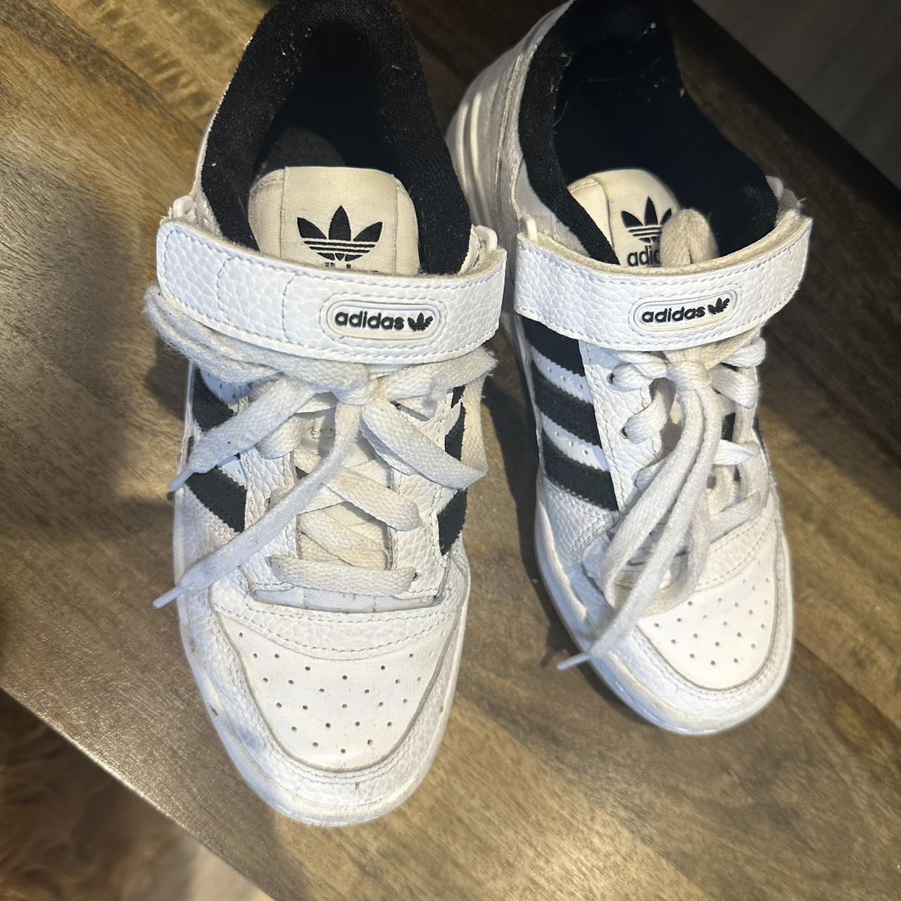 Adidas Women's White and Black Trainers | Depop