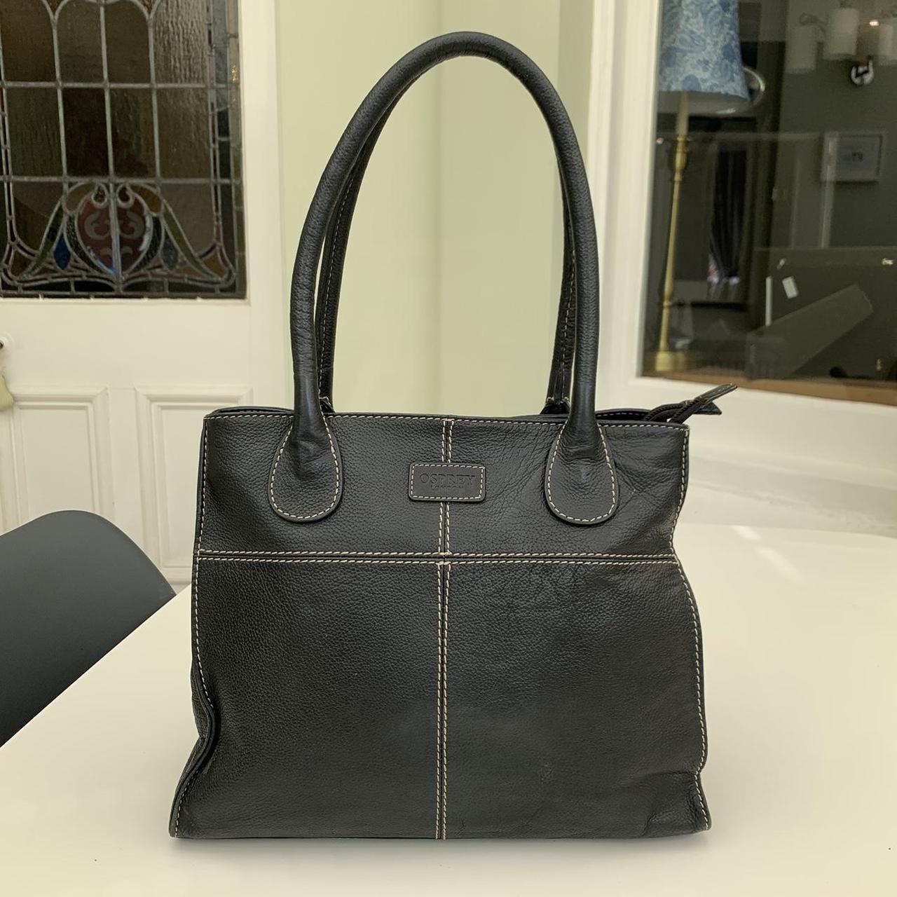 Osprey black leather handbag with two zipper