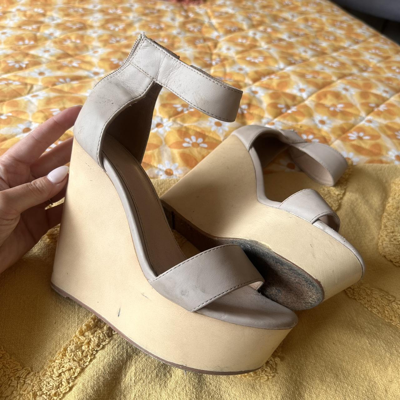 novo wedge heels