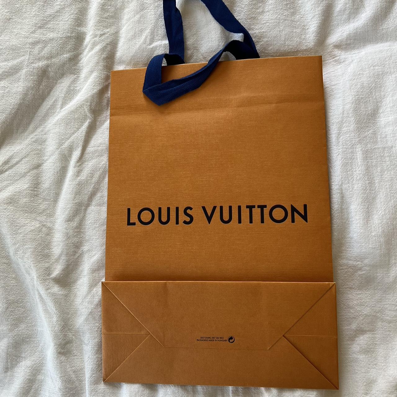 Authentic Louis Vuitton shopping bag. In great - Depop
