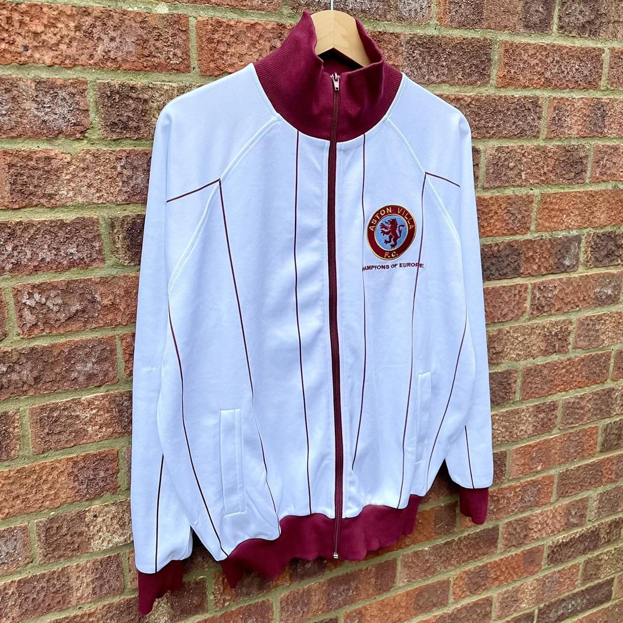 ASTON VILLA SCOREDRAW 1982 AWAY FOOTBALL TRACK... - Depop