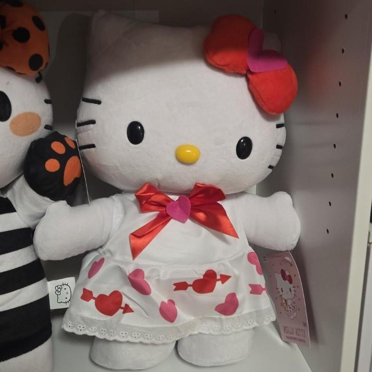hi beautiful people, i have too much hello kitty | Depop