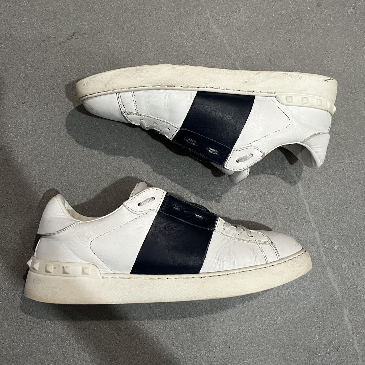 Navy hotsell valentino trainers