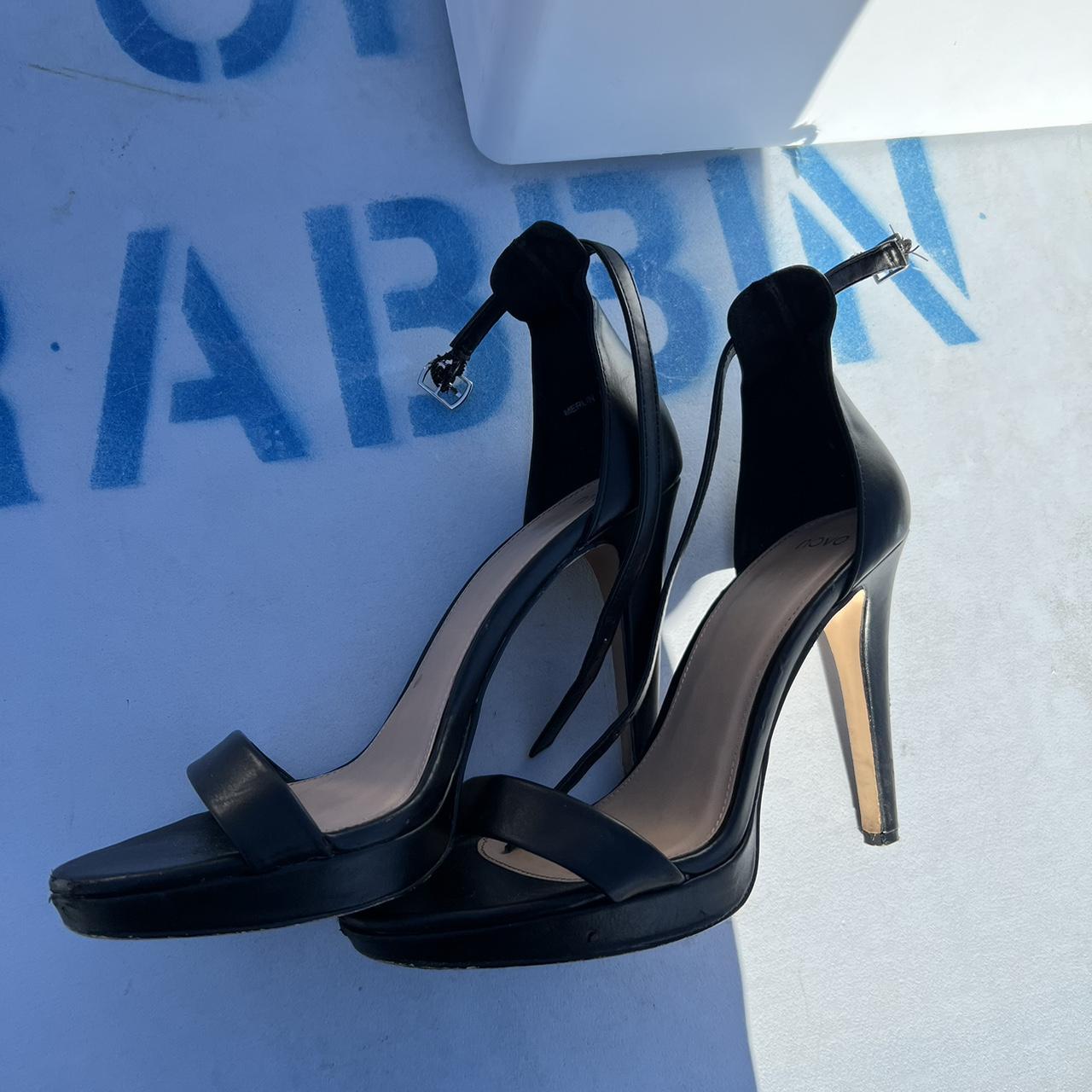 Novo sale black heels