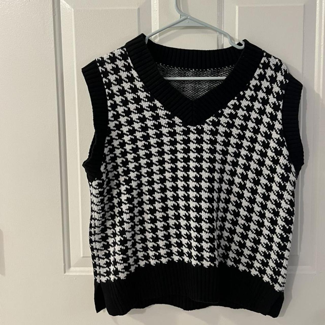 BLACK AND WHITE KNIT SWEATER VEST SIZE: L super... - Depop