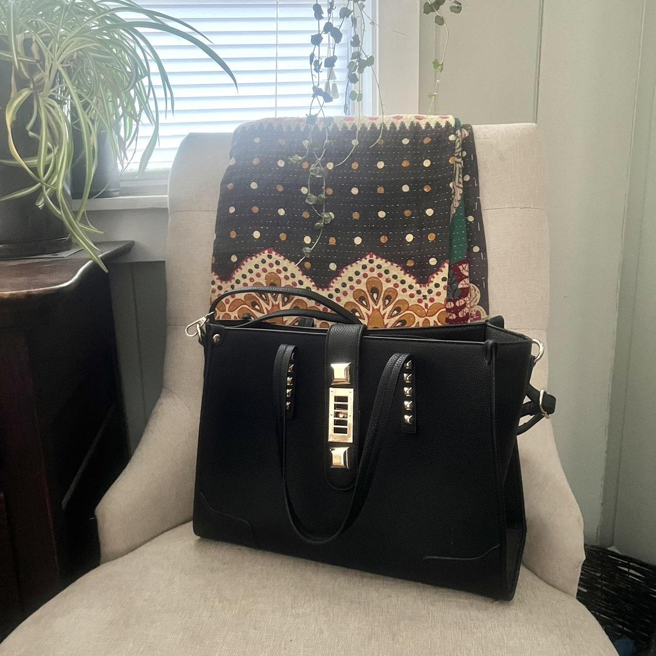 Black and gold tote bag from Carlos Depop