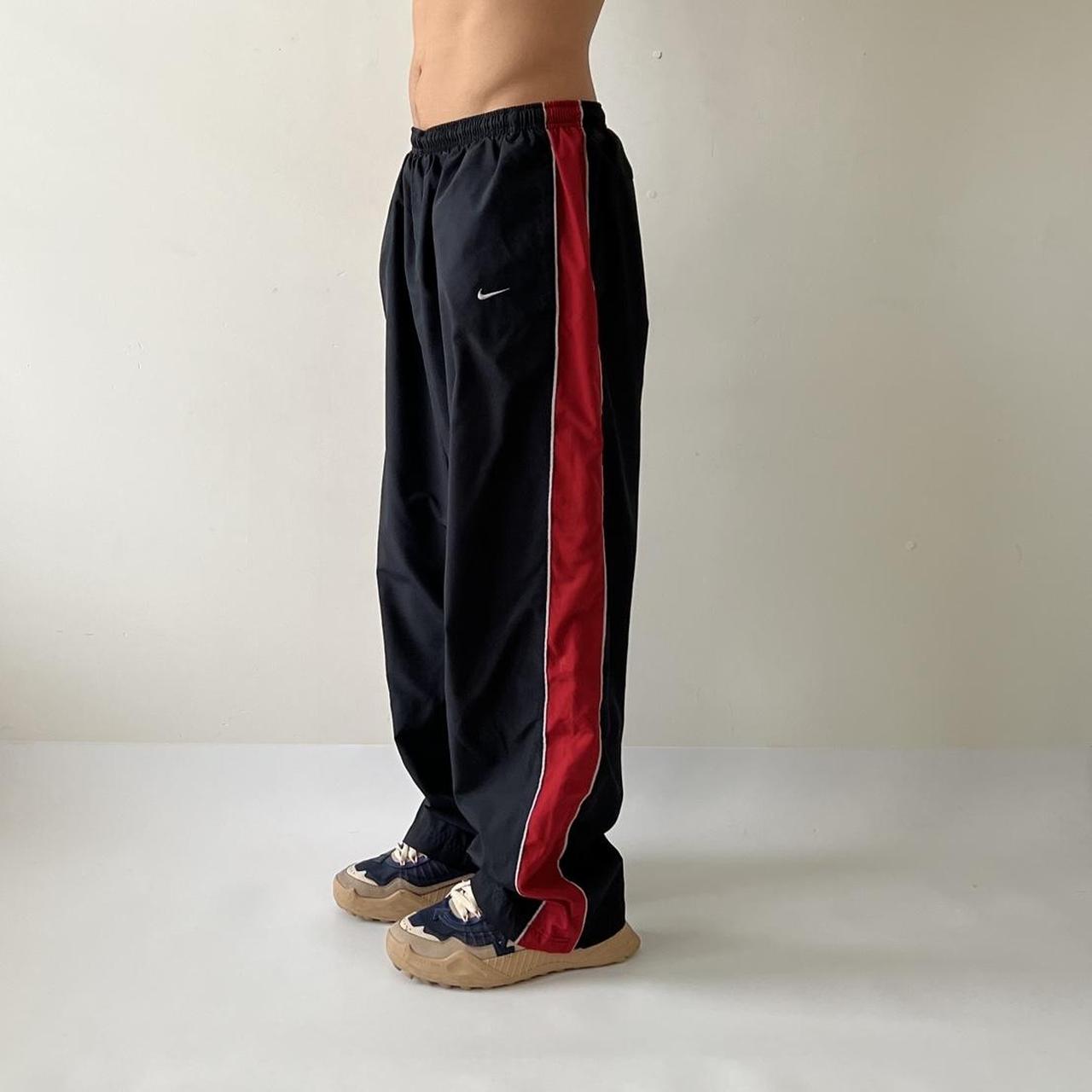 Nike essential joggers discount red