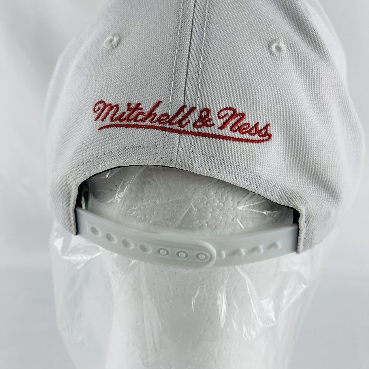 Just got this Mitchell & Ness Snapback can it be a fake? Info in