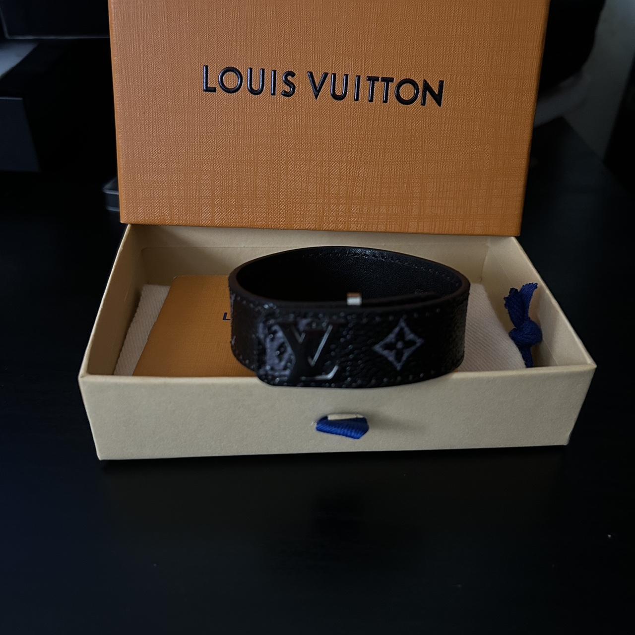 Authentic vintage 90s designer Louis Vuitton Reade - Depop