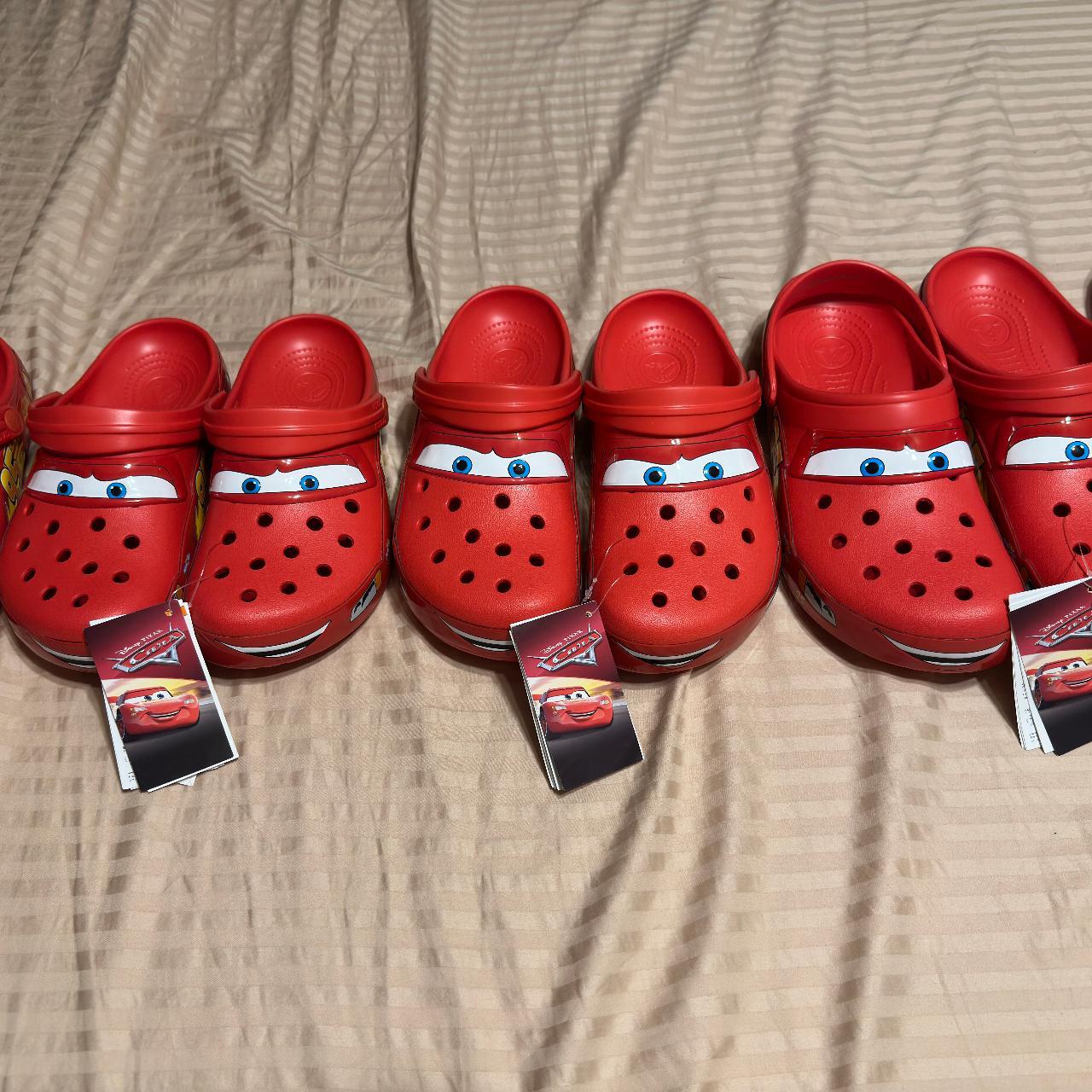 Lightning mcqueen discount crocs for men