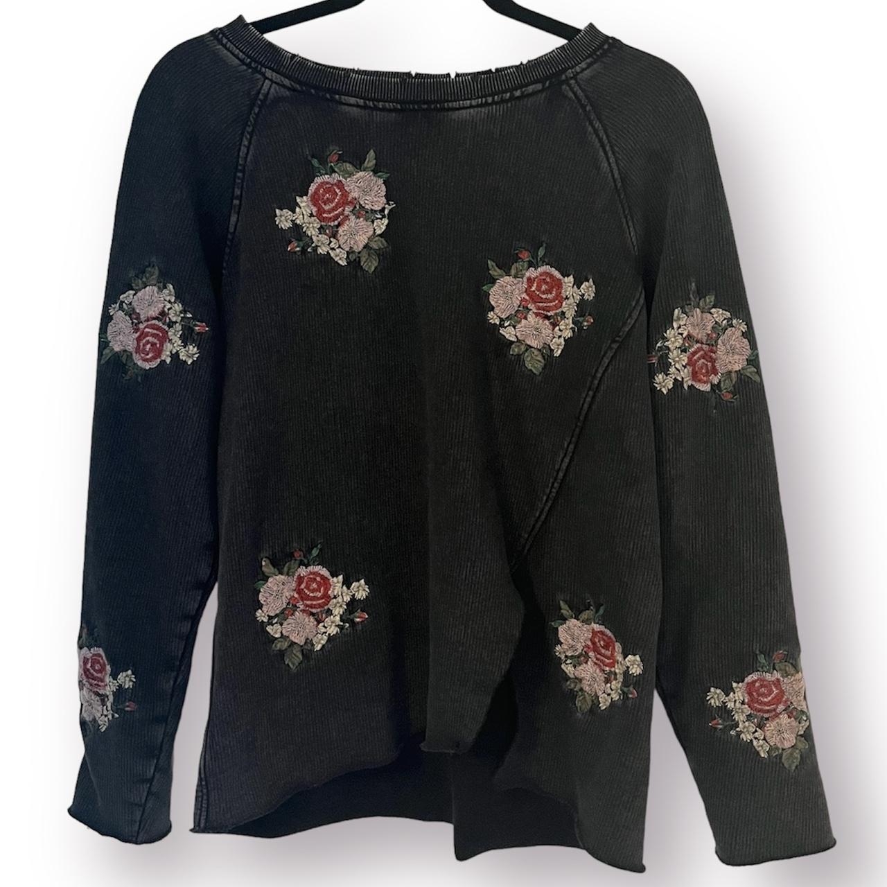 Lucky brand defetive embroidered flowers sweatshirt