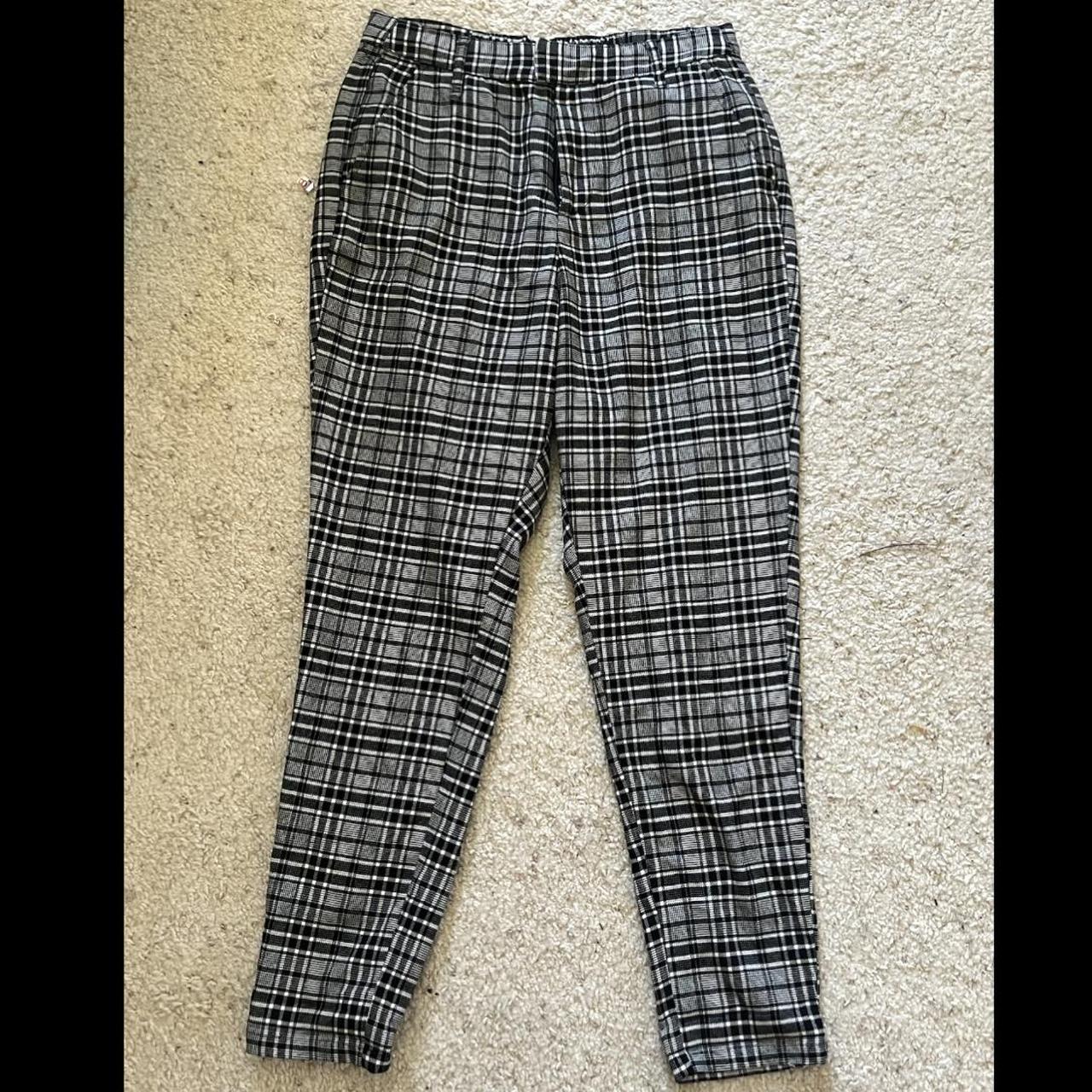 small plaid hot topic pants! doesn't fit Depop
