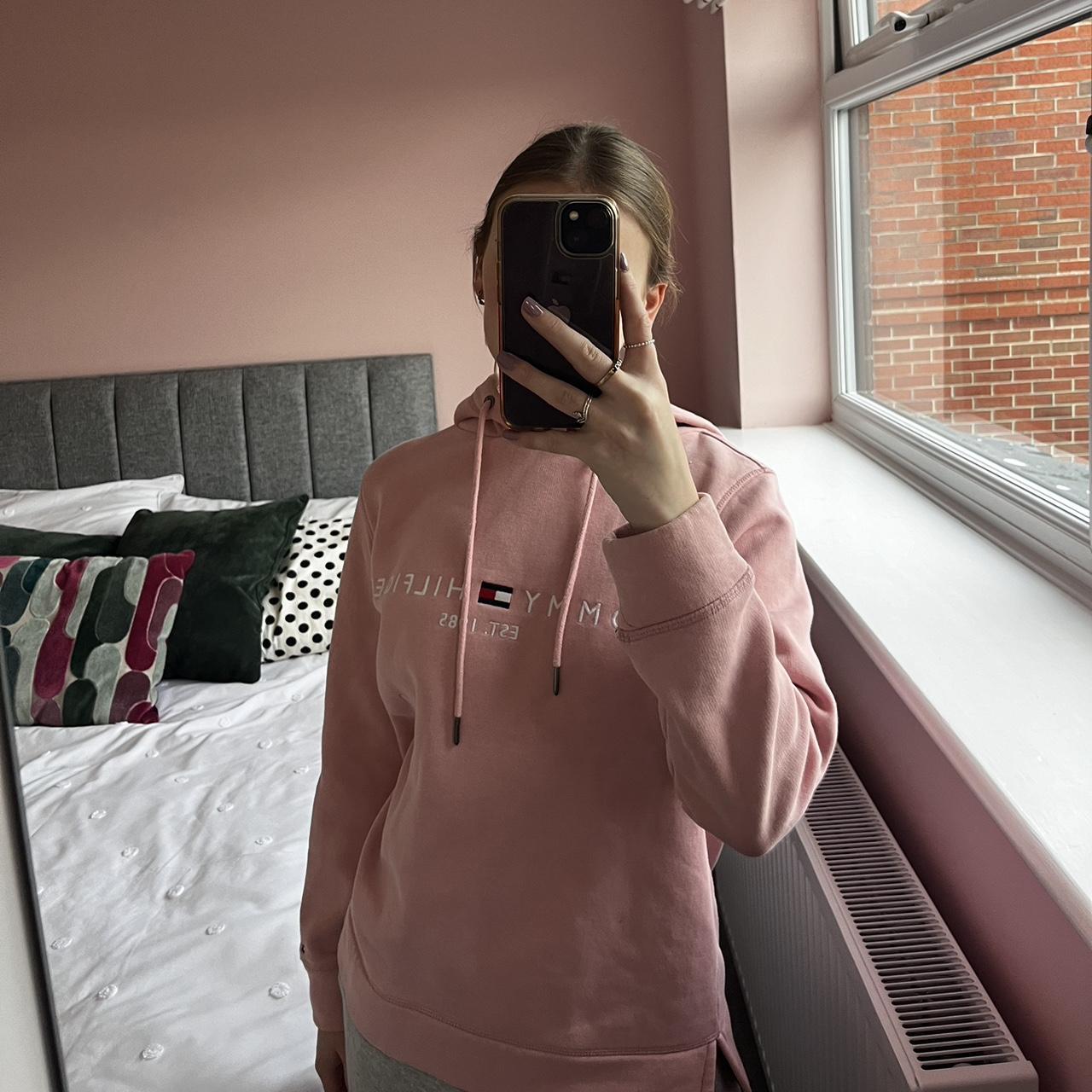 Pink tommy hoodie online