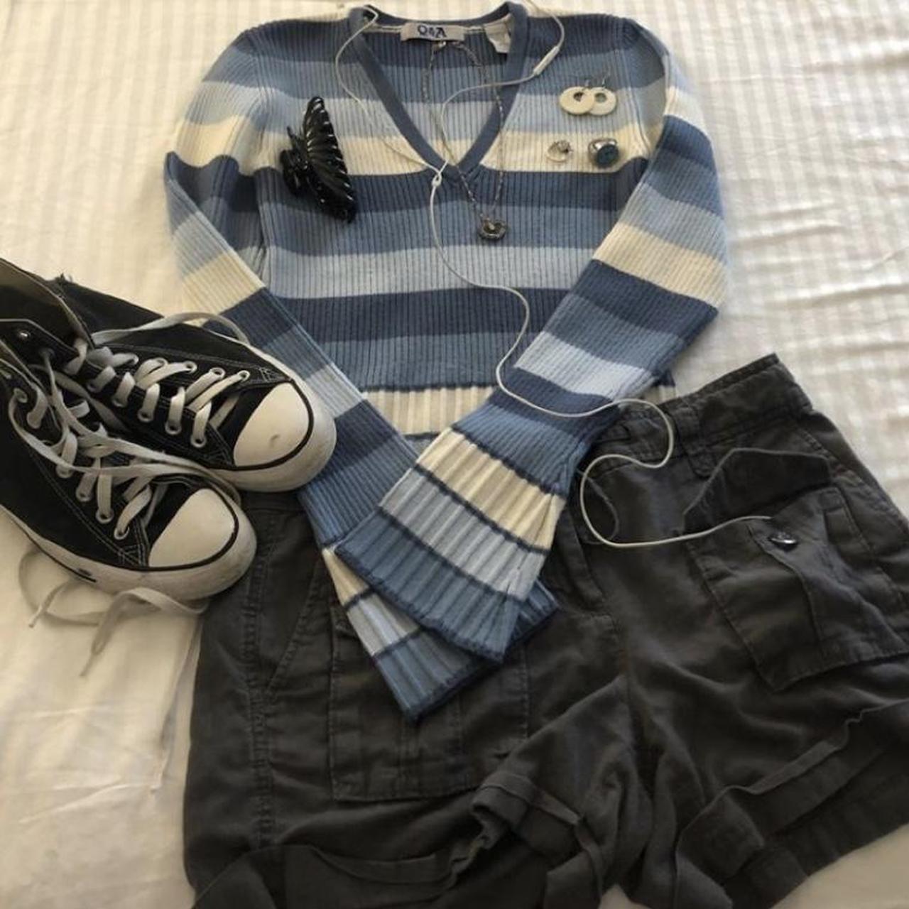 Women's Cream and Navy Top Depop