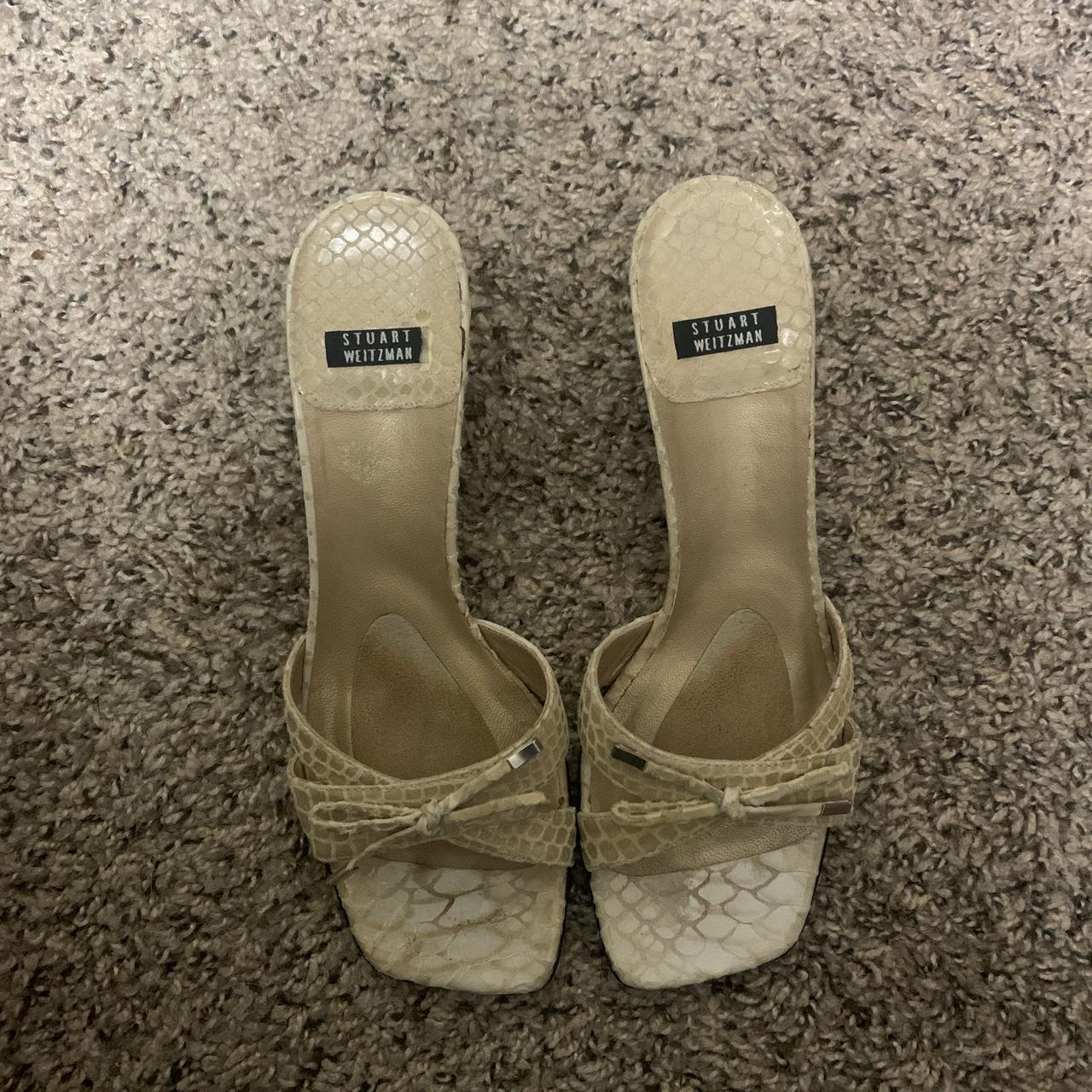 stuart weitzman kitten heels