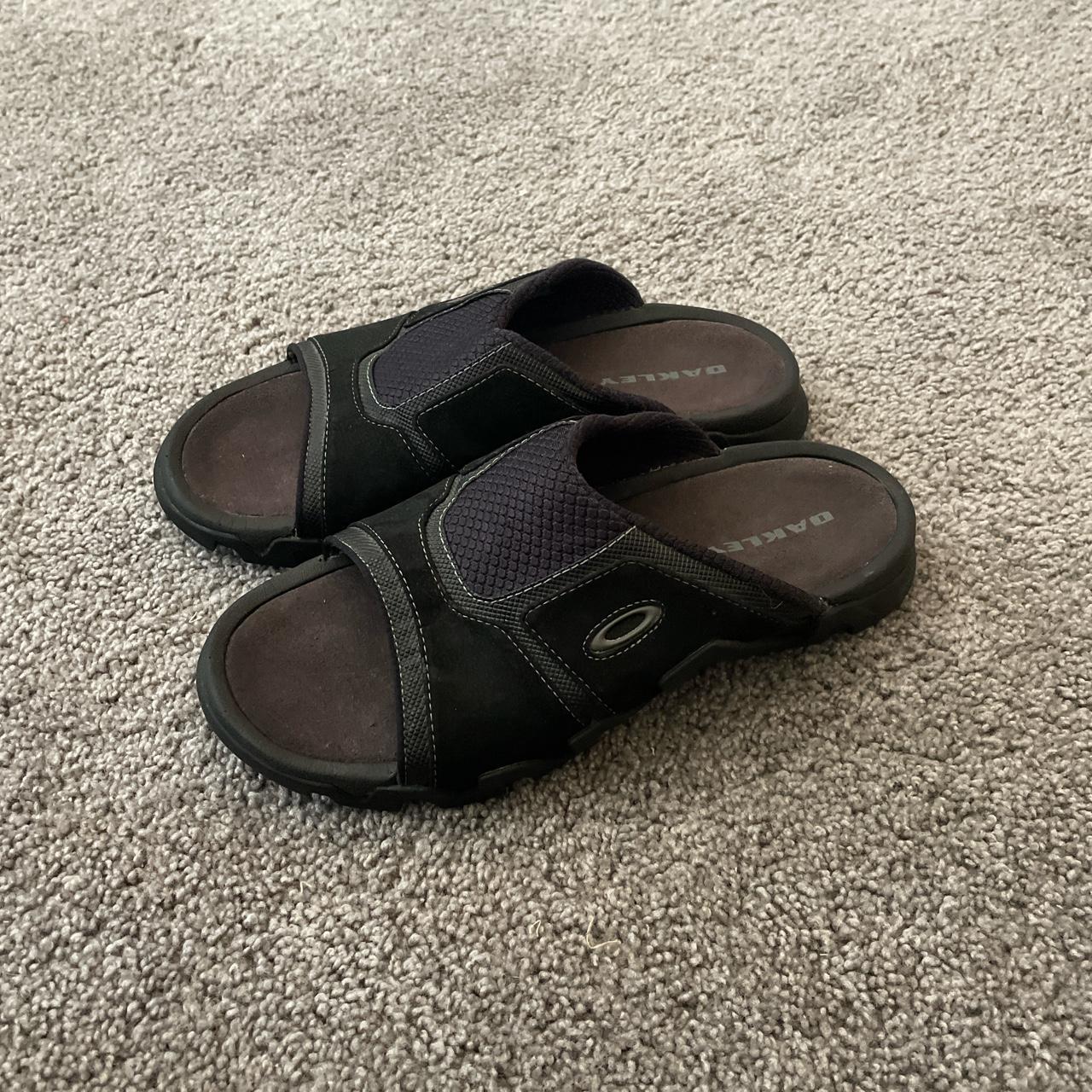 Oakley slip sale on sandals