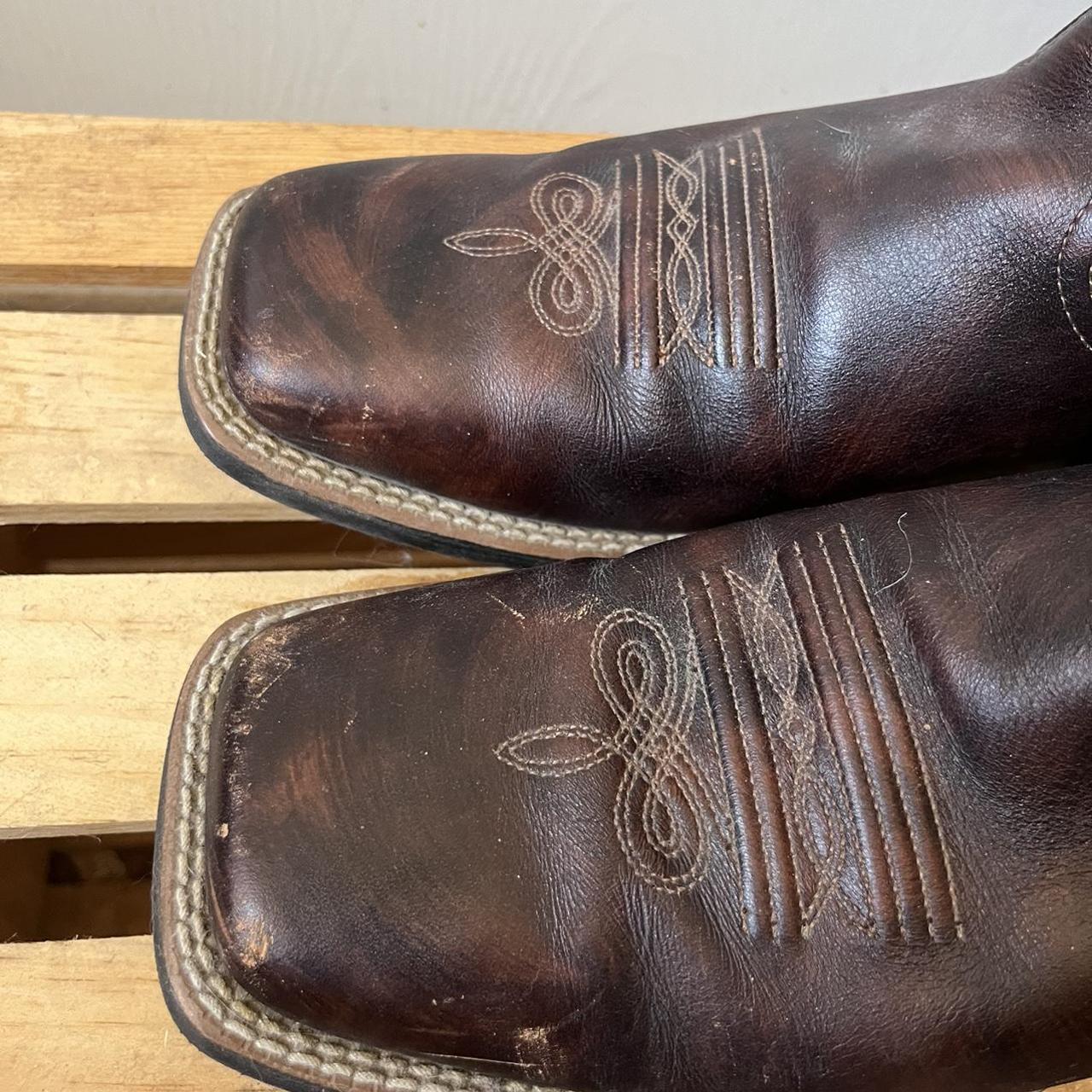 Ariat 9.5 cowboy boots -light scuff marks -insoles... - Depop