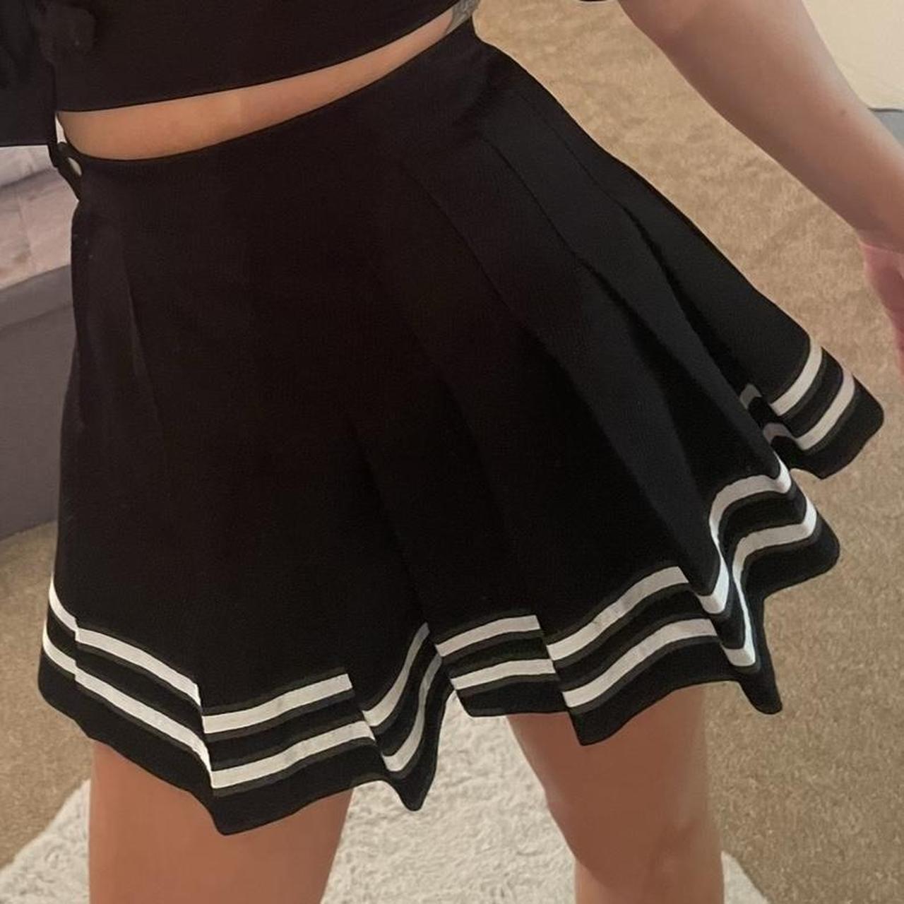 H&M black skirt with white detailed edge - Depop